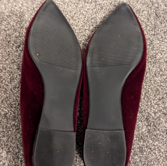 Sears Odette Velvet Flats color burgundy Size 6 - Picture 5 of 6